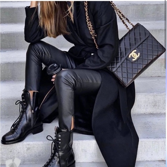 Authentic CHANEL single flap medium 30cm matelasse black Lambskin crossbody bag - Picture 1 of 16